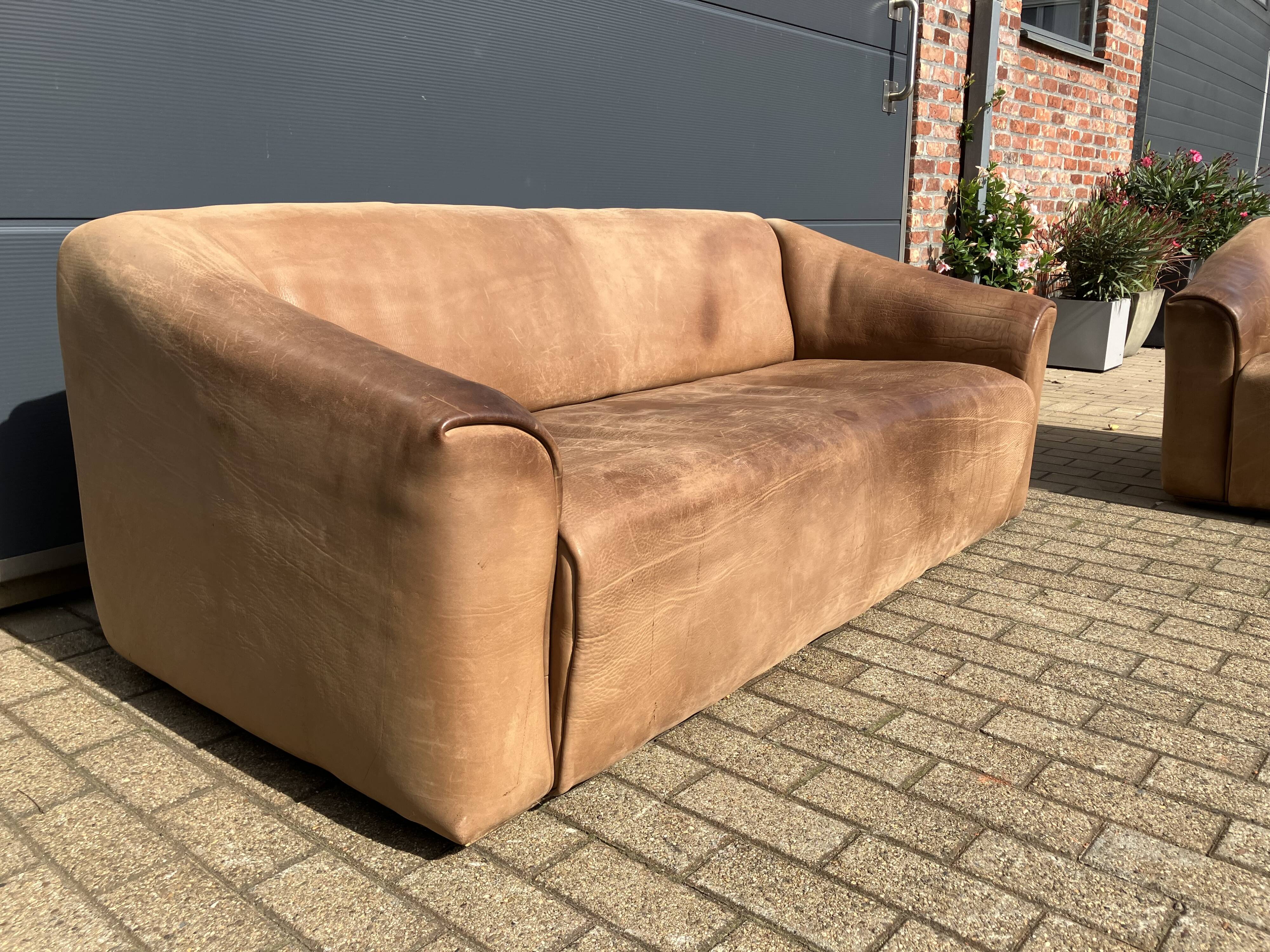 3-seater De Sede sofa in 5mm NECK Buffalo leather, Cognac color