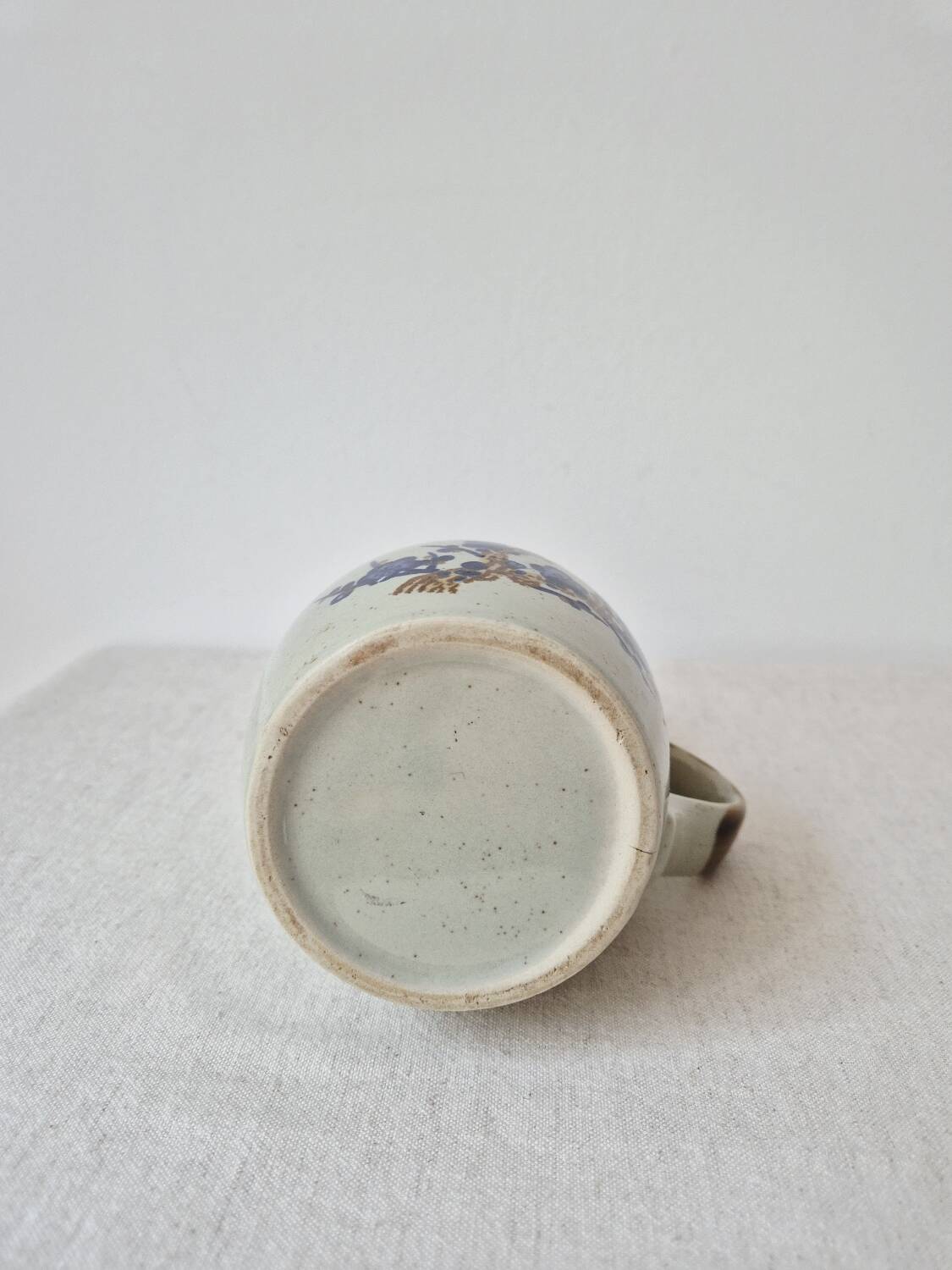 Petit pichet vintage en grès decor floral bleu de cobalt