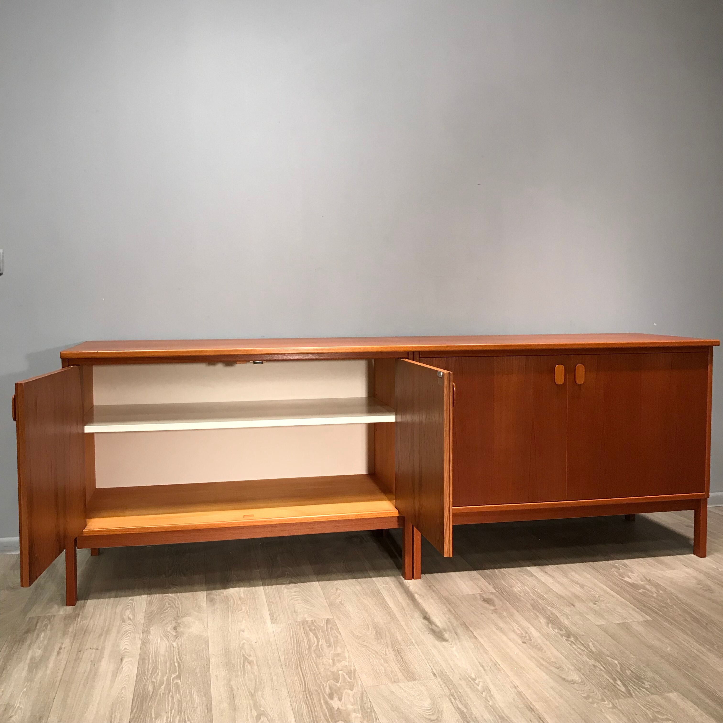 Sideboard long vintage teck Ulferts Sweden 60/70’