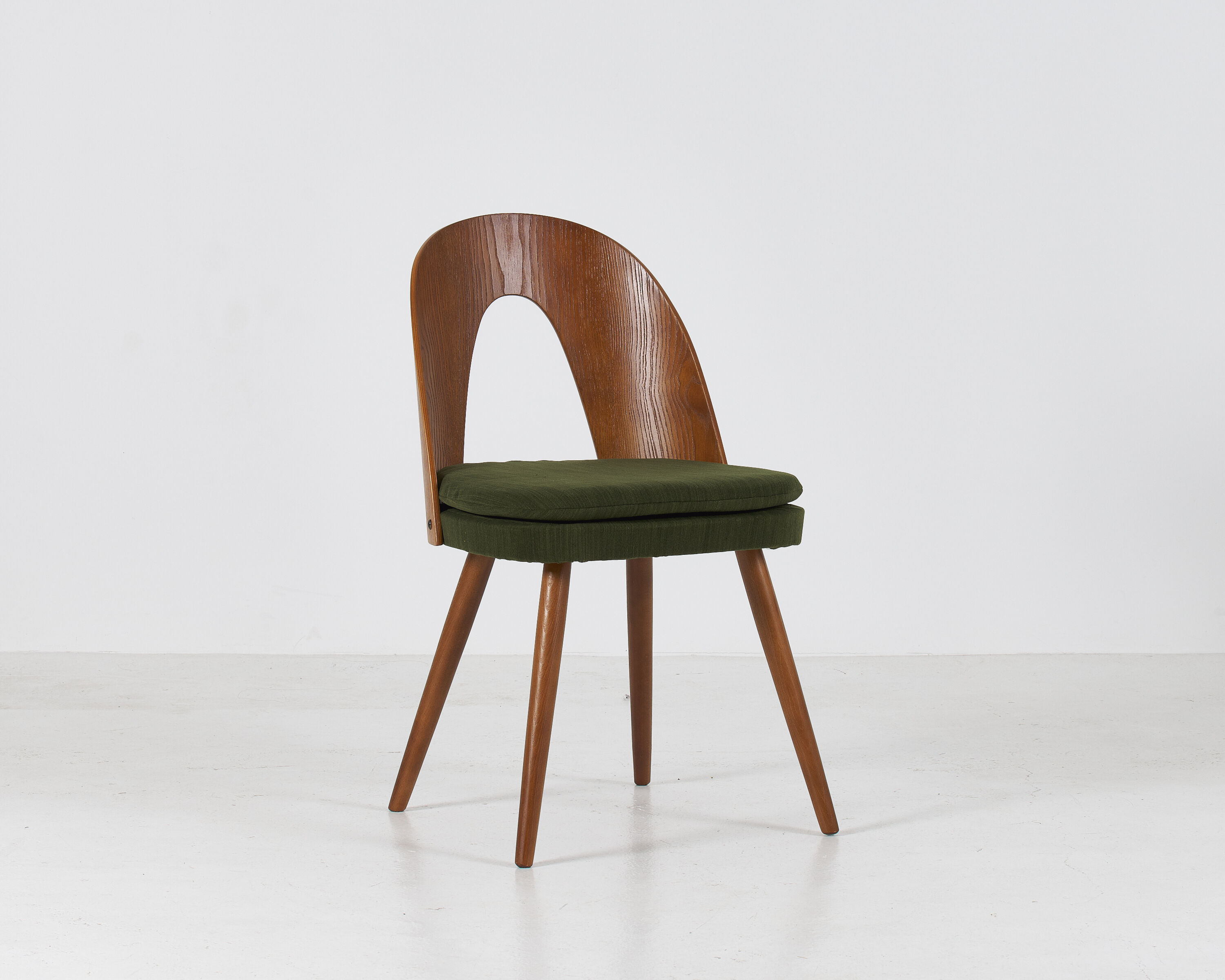 Chaise Antonin Suman des années 60