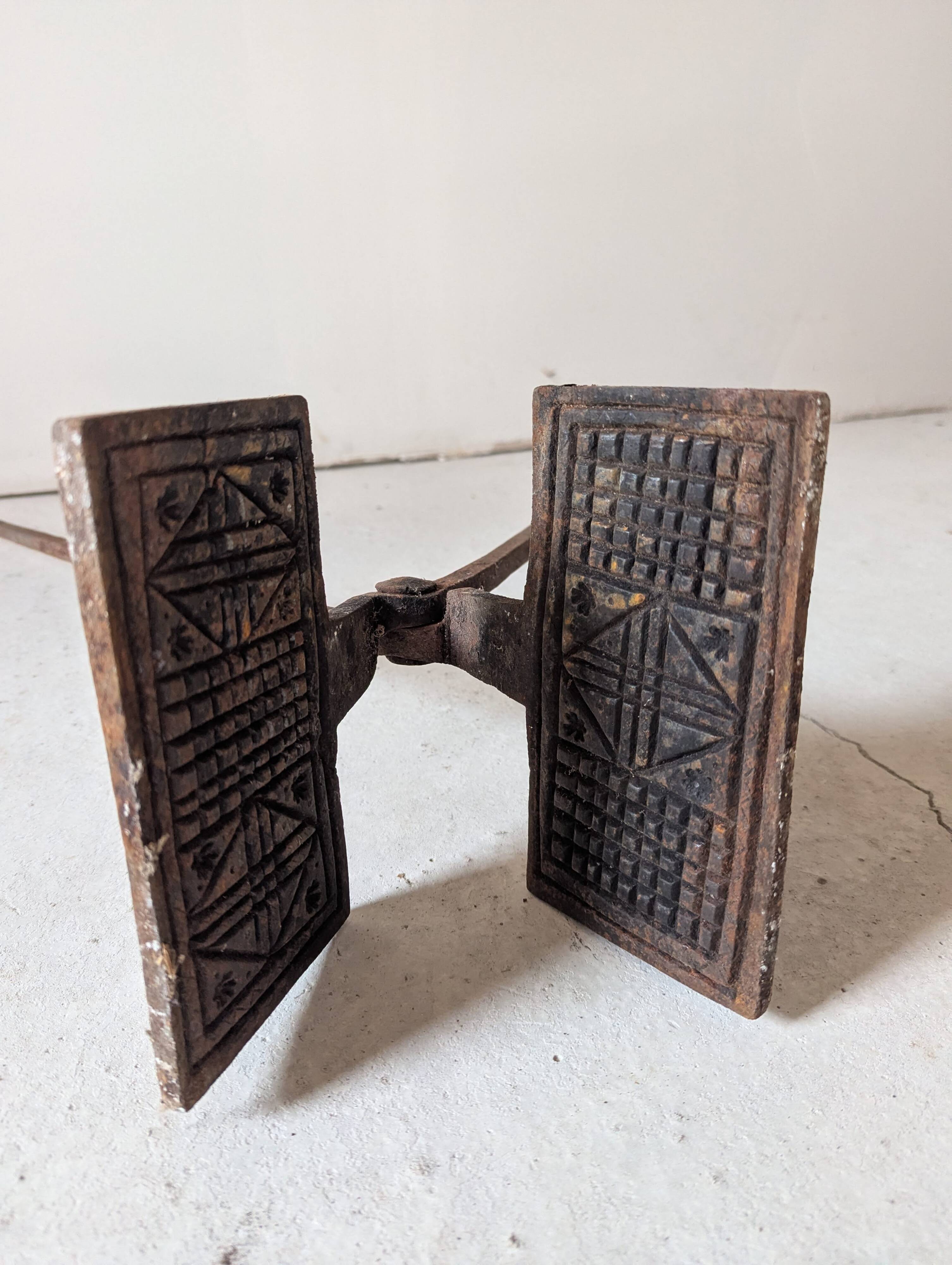 Set of antique fireplace accessories + 2 wrought iron waffle makers