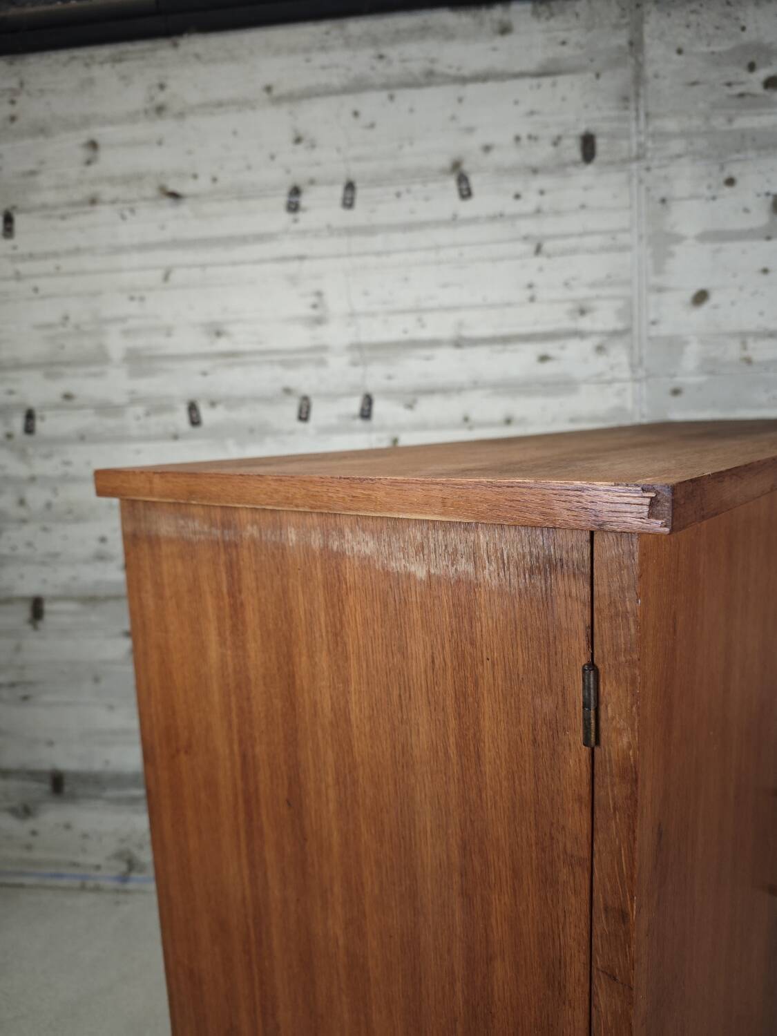 Placard / armoire basse vintage