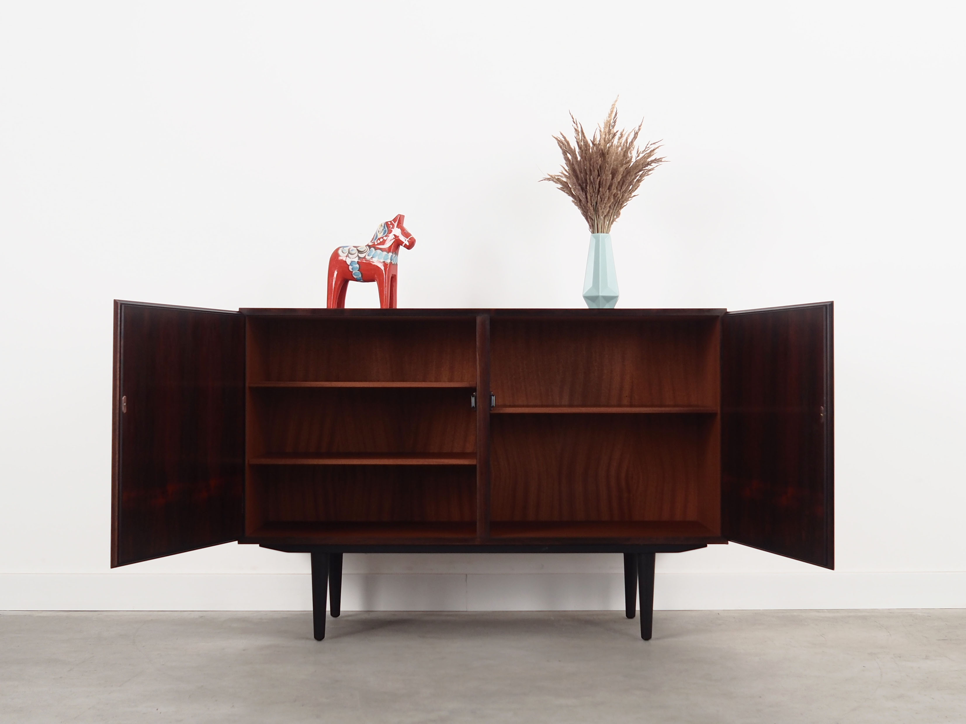 Buffet en palissandre, design danois, années 1970, fabricant Omann Jun