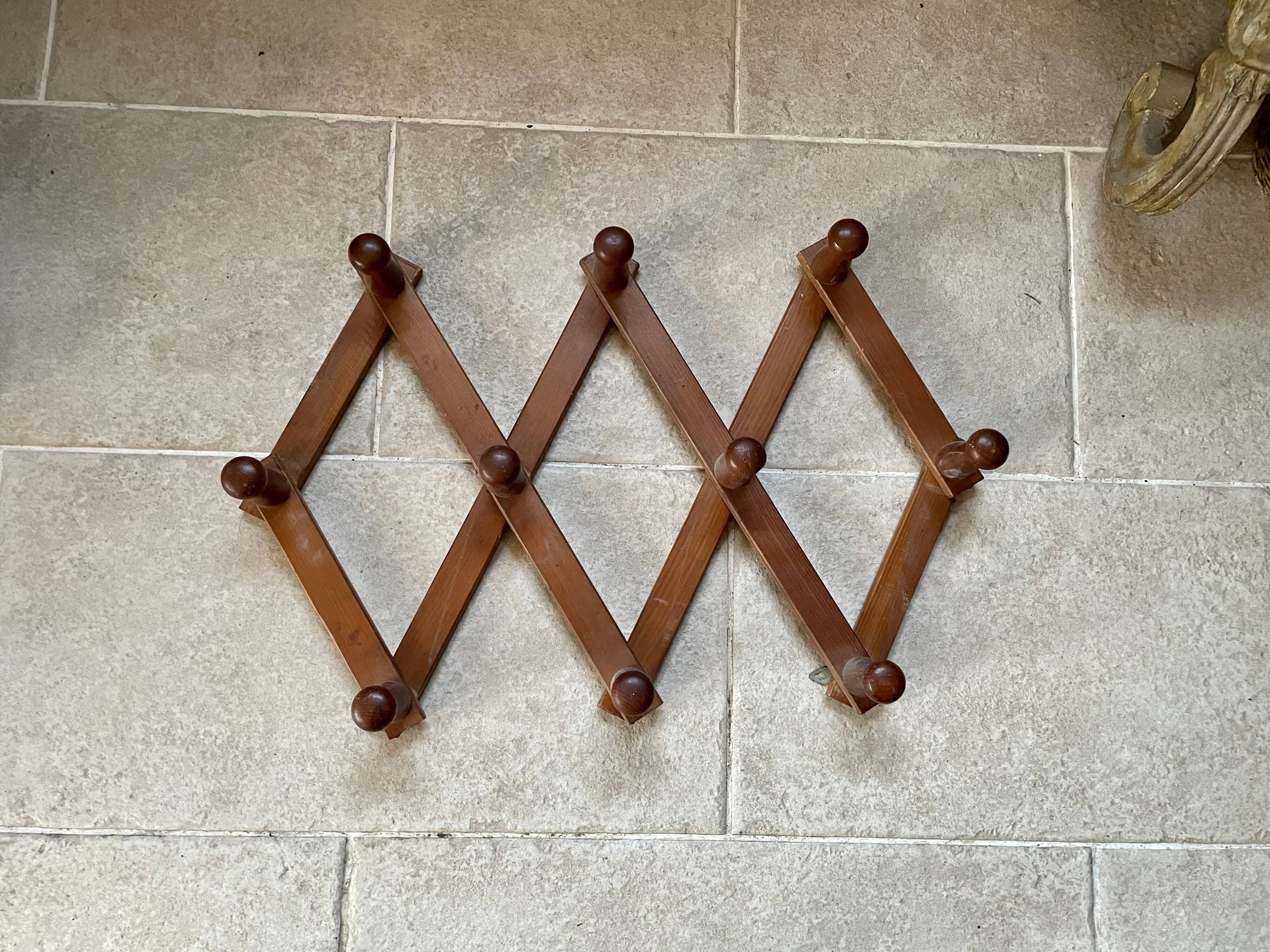 Patère extensible  en bois vintage