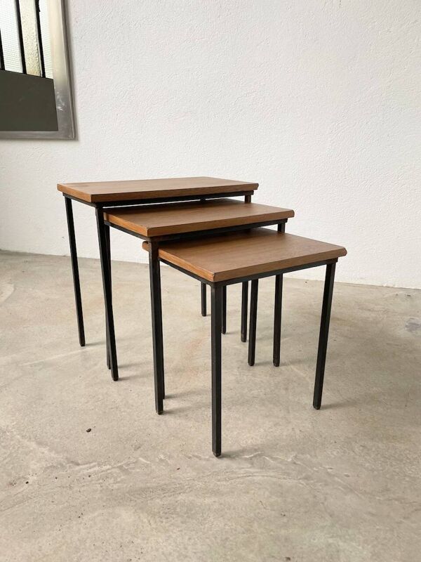 Tables gigogne teck moderniste années 50