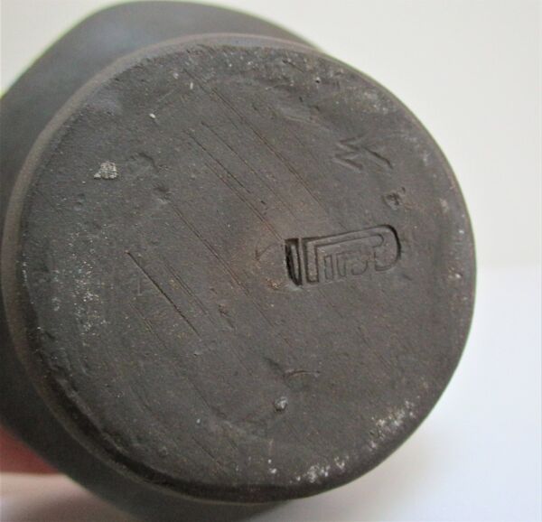 Bougeoir anthropomorphe céramique scarifiée estampillé design