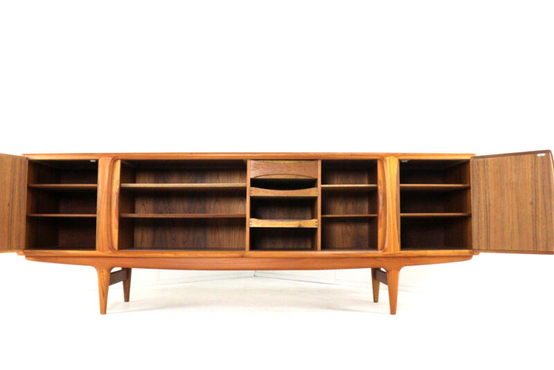 Johannes Andersen for Uldum sideboard model 19 - danish design - mid mod