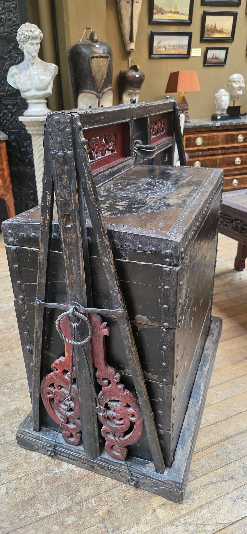 Lacquered wedding chest, China 19th century