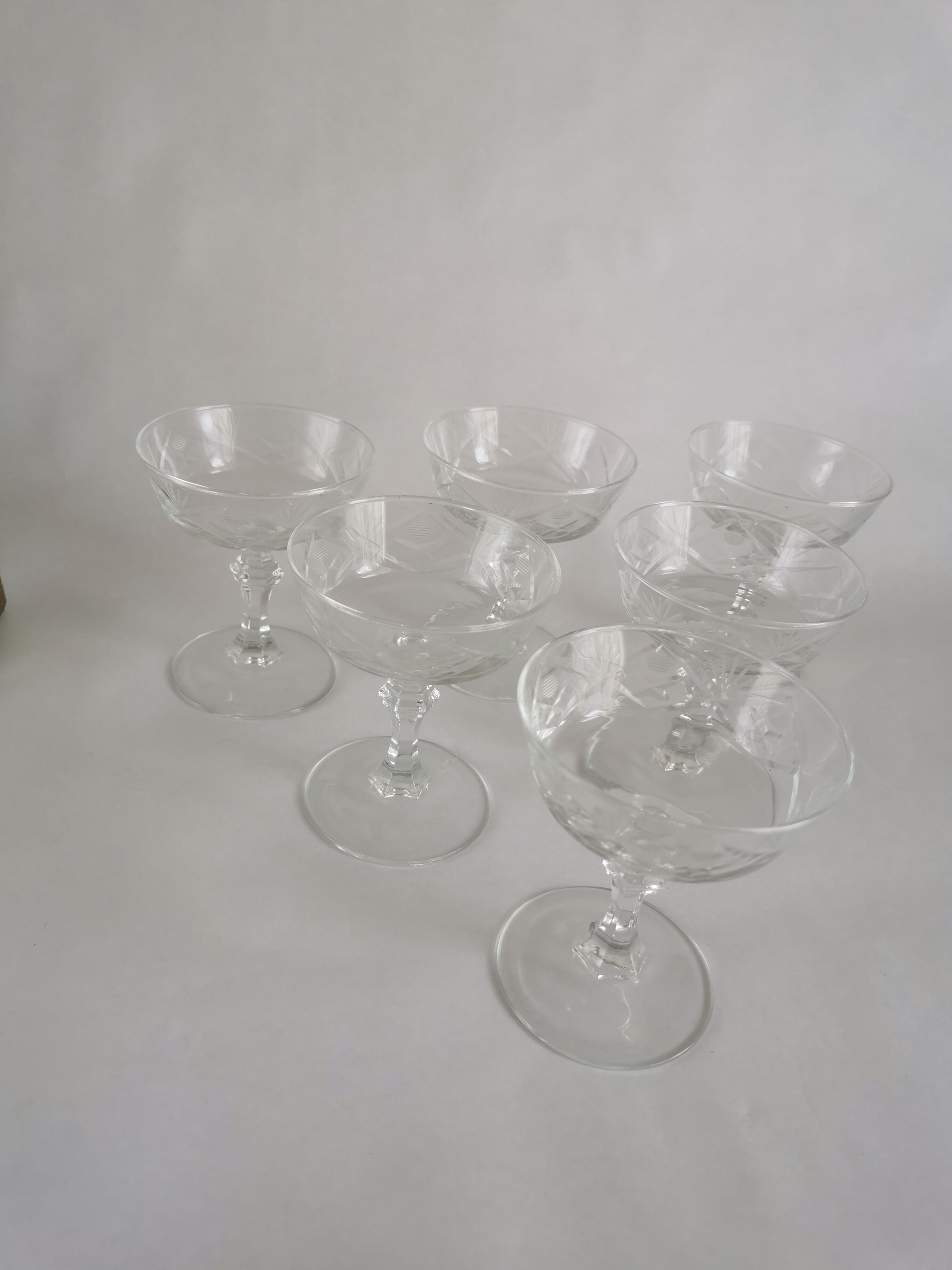 6 champagne glasses