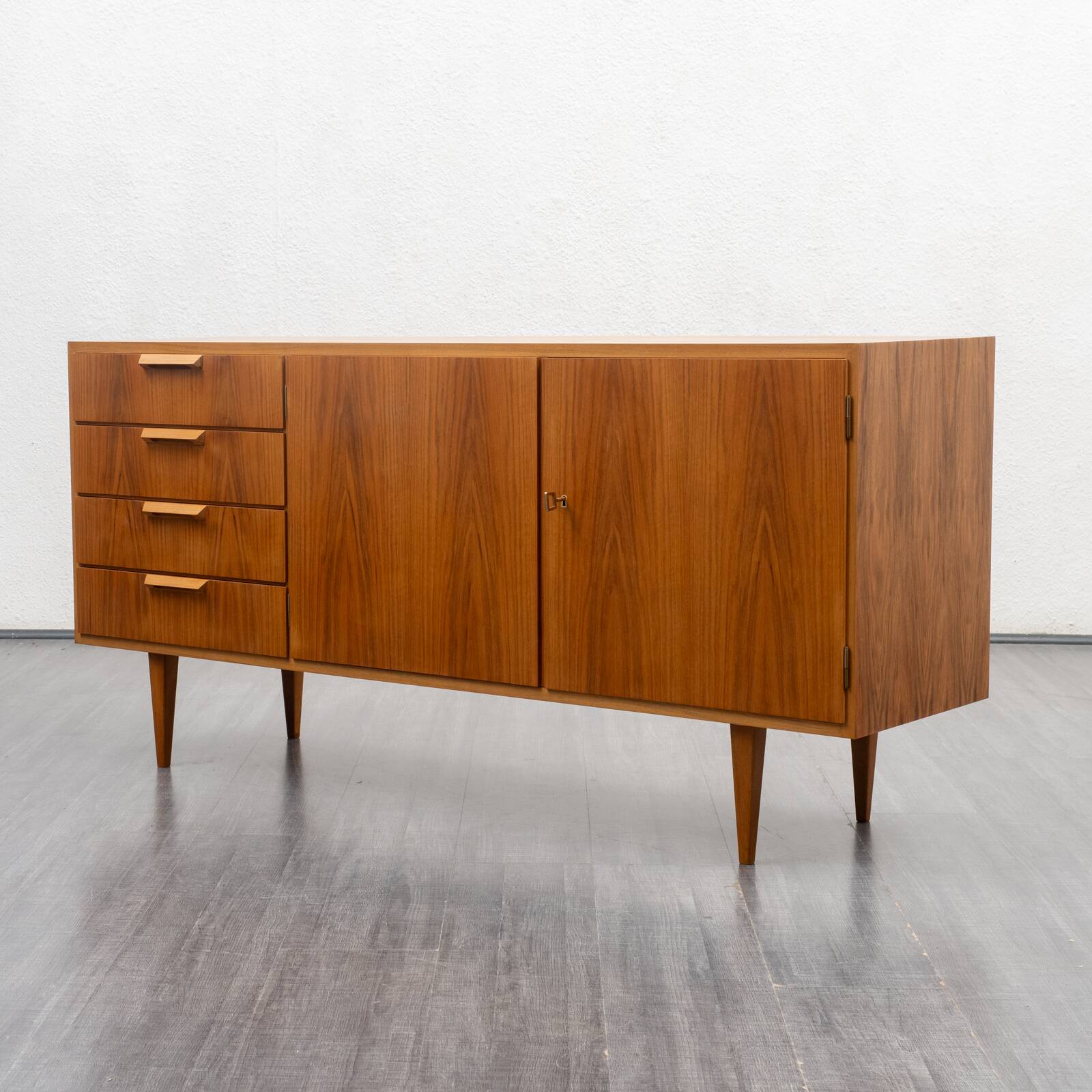Enfilade années 60, noyer, restauré, 149cm