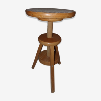 Wooden screw adjustable height stool
