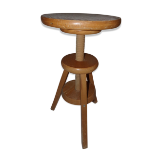 Wooden screw adjustable height stool