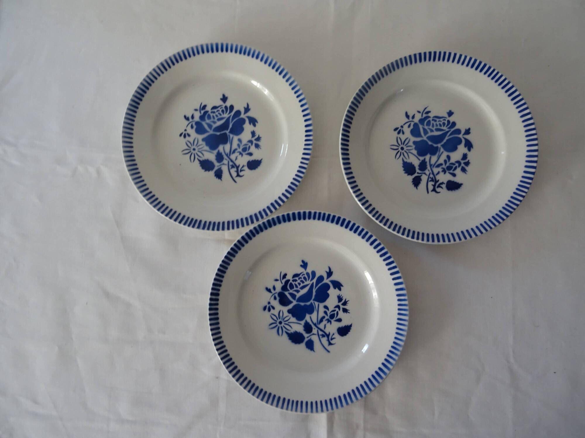 3 EVIAN flat plates old earthenware 482112 Luneville pink blue