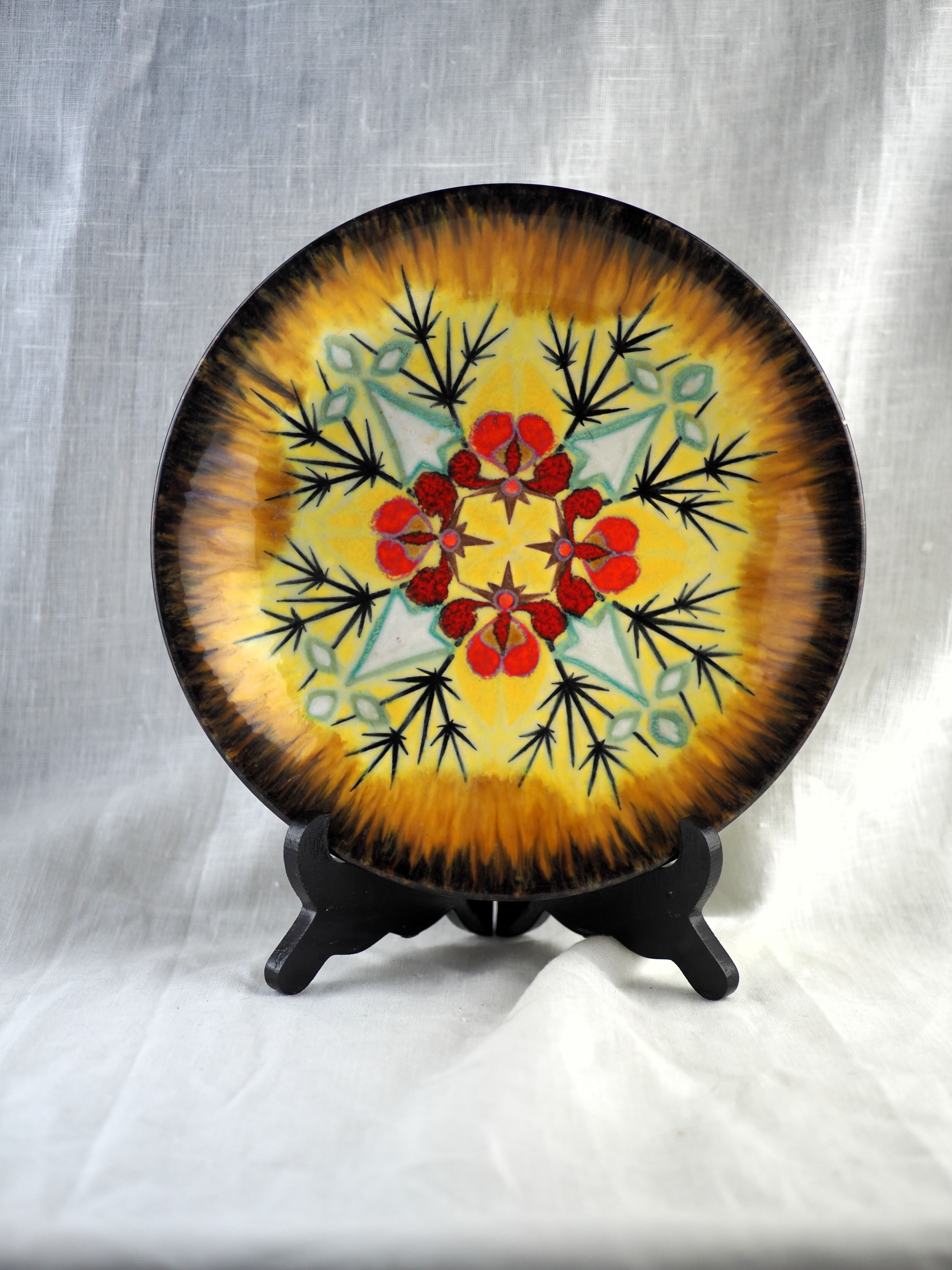 Decorative plate with ermine and stylized gorse patterns - Louis Nédellec - 60s / 70s