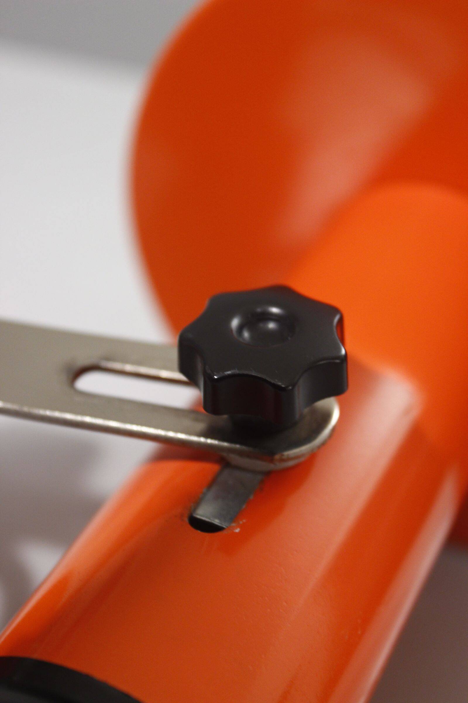 Applique vintage spot orientable aluminium orange design 1970s