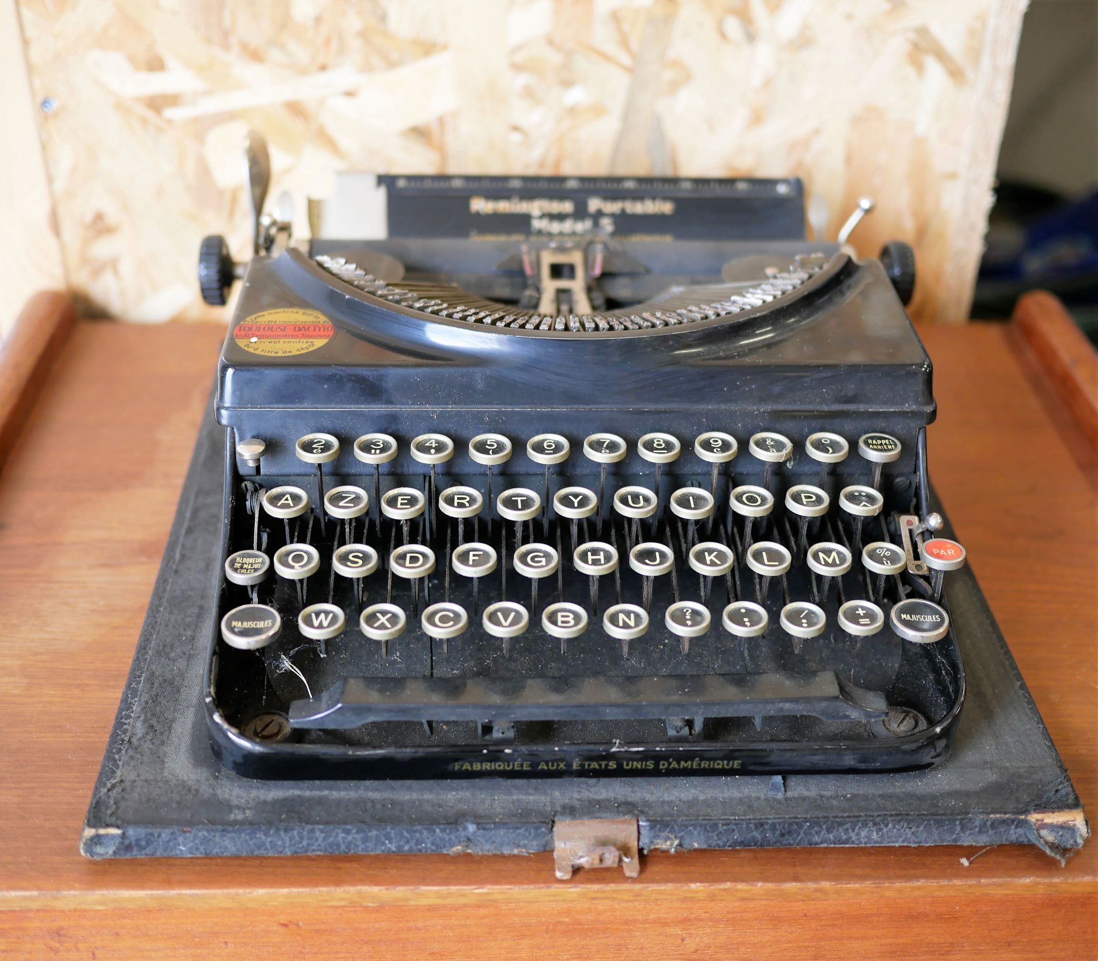 Typewriter remington portable model 5t