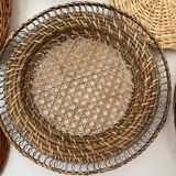 Wall composition of 6 baskets and trays in natural wicker and black.