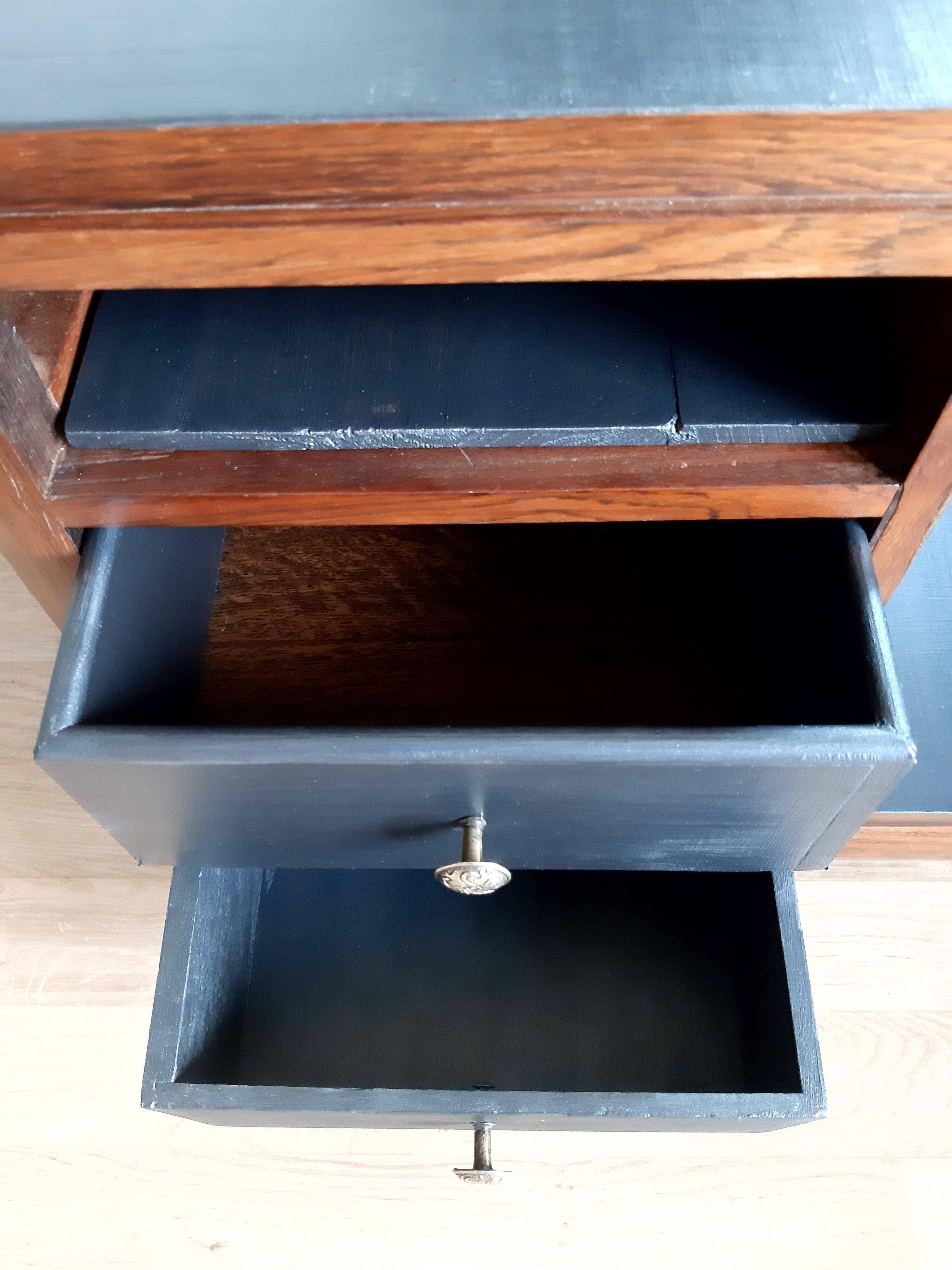 Art Deco hairdresser