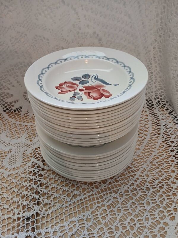 26 assiettes Digoin Sarreguemines