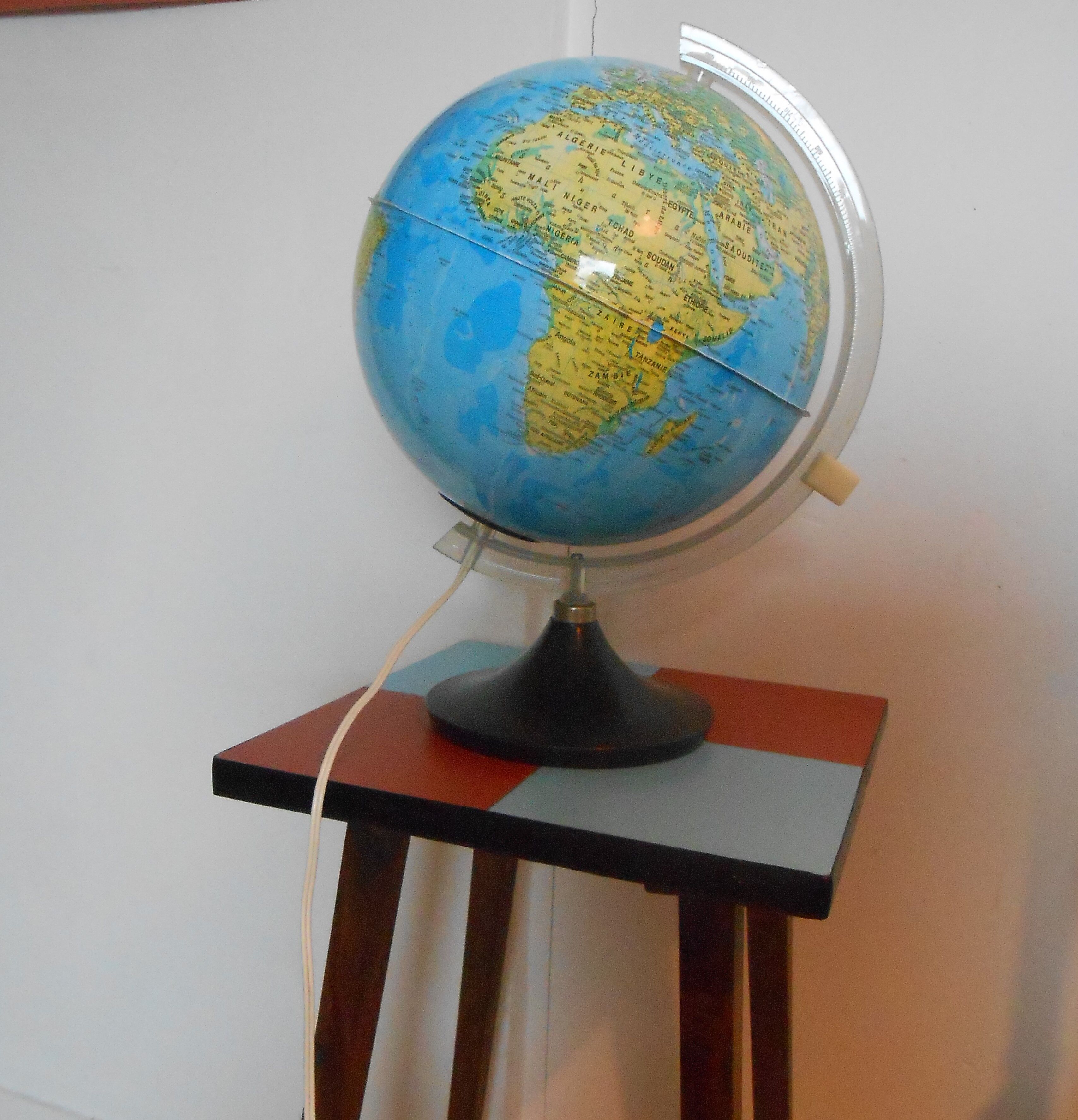 Globe terrestre lumineux