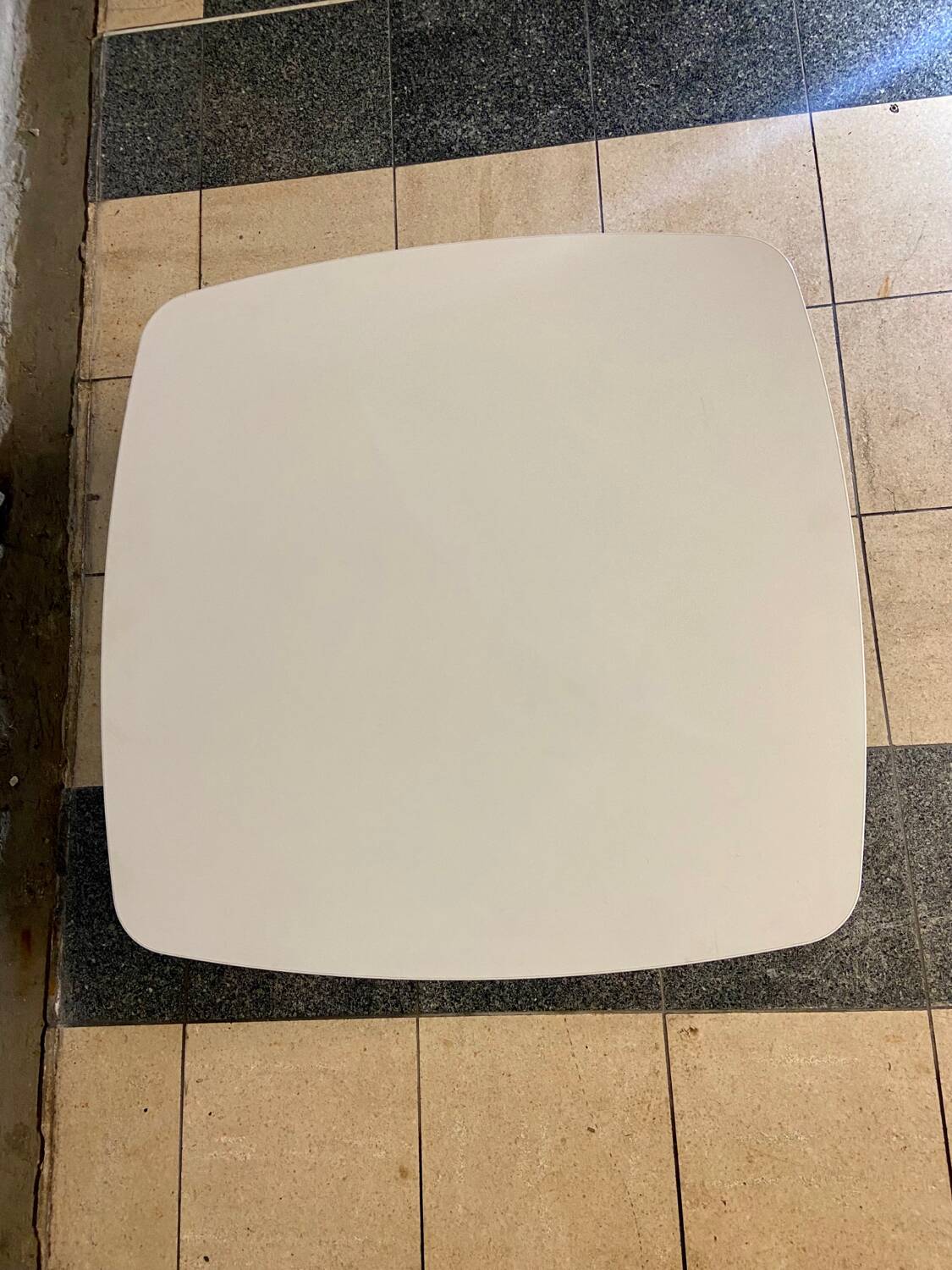 Tulip foot coffee table