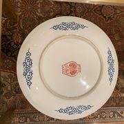 Pair of large Chinese porcelain dishes in Imari style, 20th century.