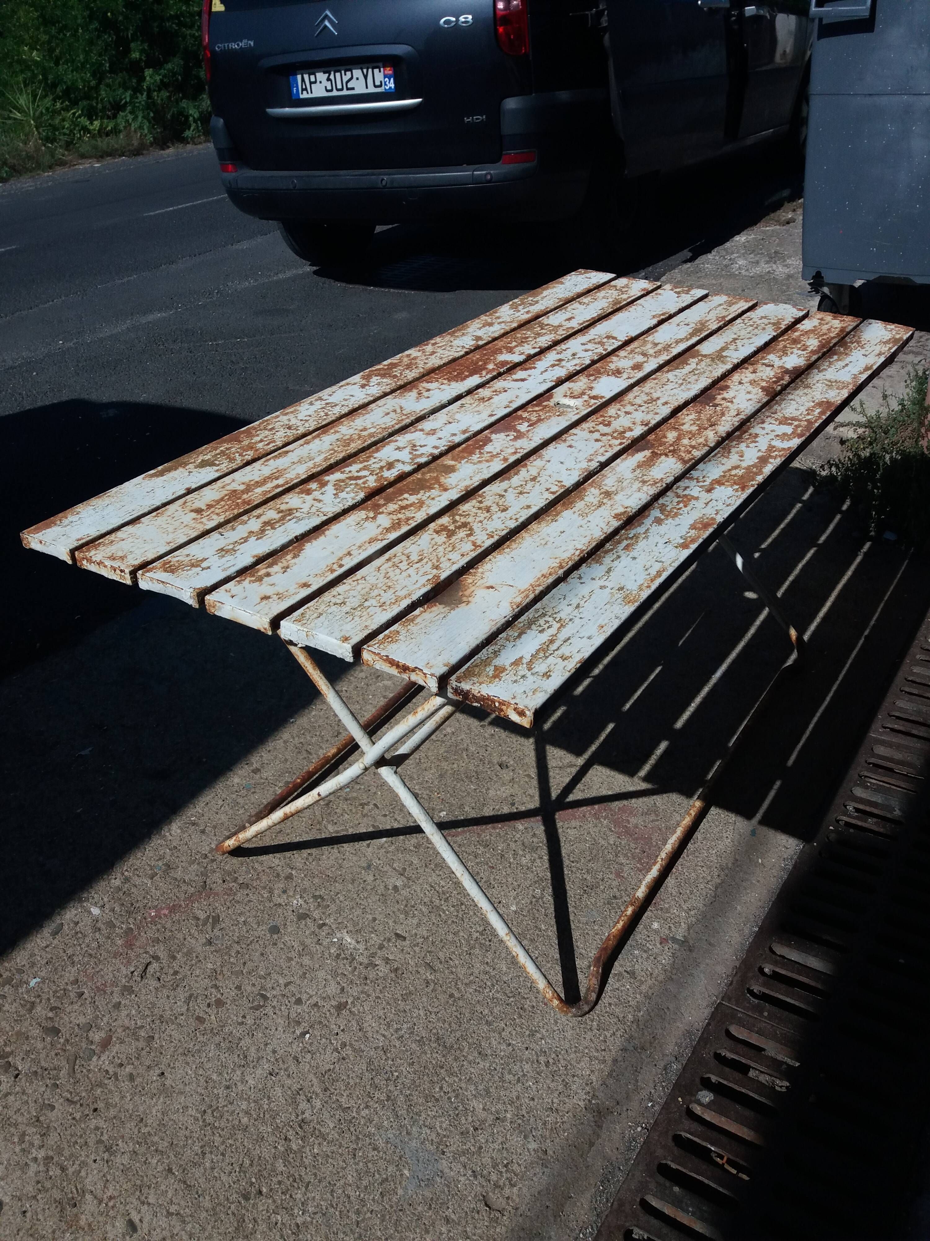 Folding garden table in steel in its juice around 1950