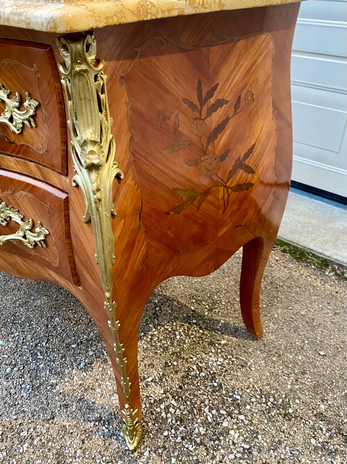 Commode Louis XV marqueterie bois de rose à 3 tiroirs