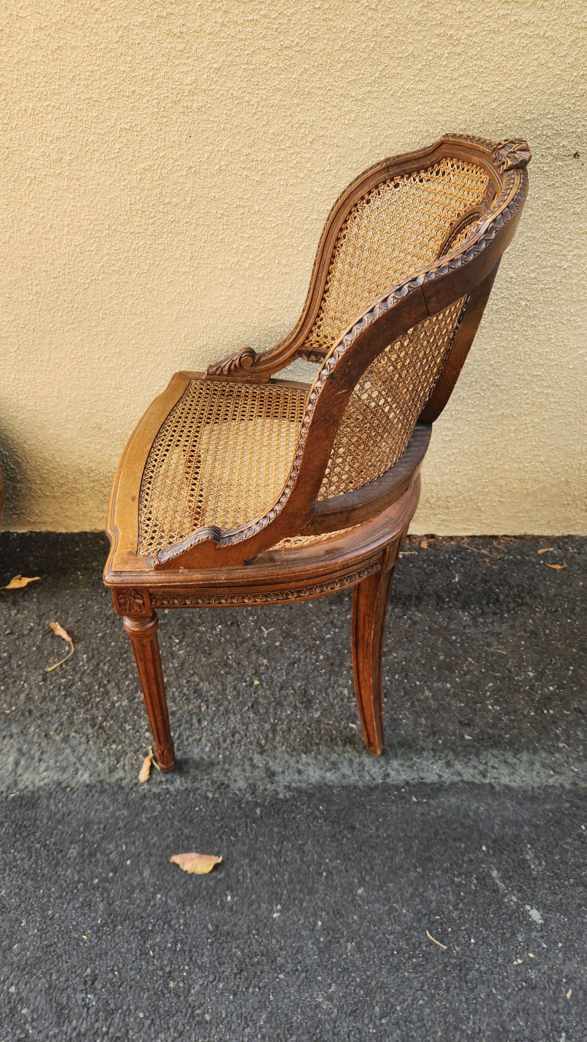 Chaise ancienne Louis XVI en bois et canage XIXe siècle