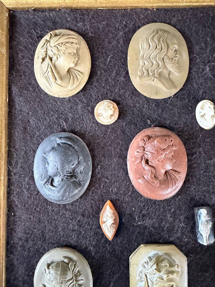 Collection of cameos and intaglios, shells and lava stones, around 1900.