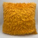Coussin en fourrure vintage