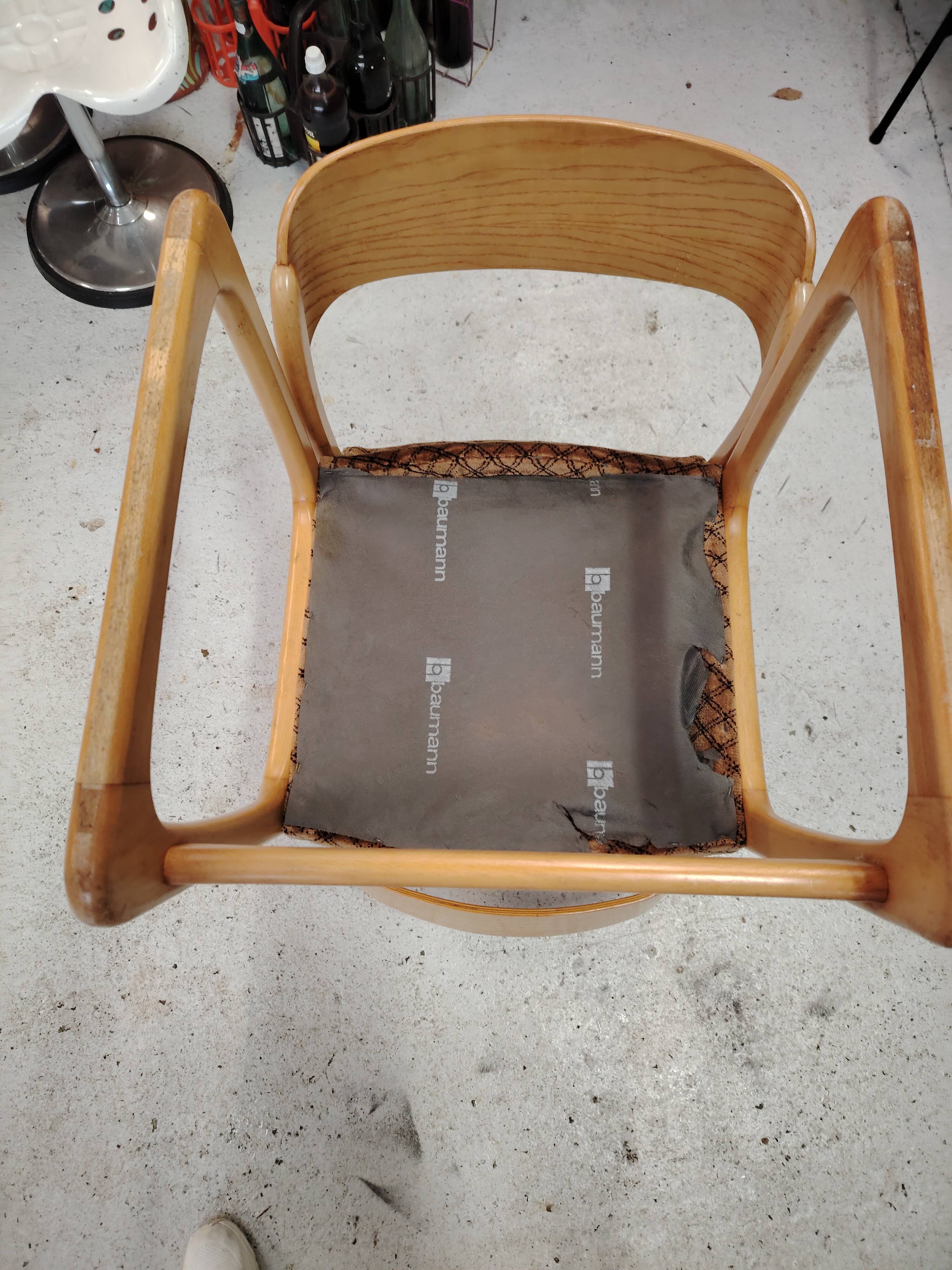 Pair of "Sled" chairs by Baumann in bent beech - Design 1960