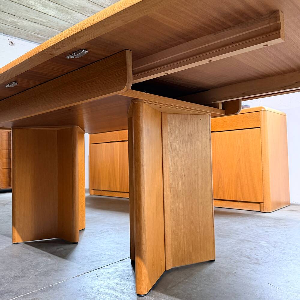 Extendable oak table 'Ann series', Van den Berghe-Pauvers, Belgium, 1970s