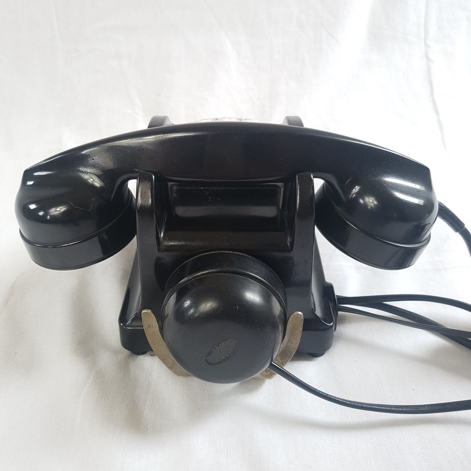 Rotating black bakelite rotary phone french france vintage U43