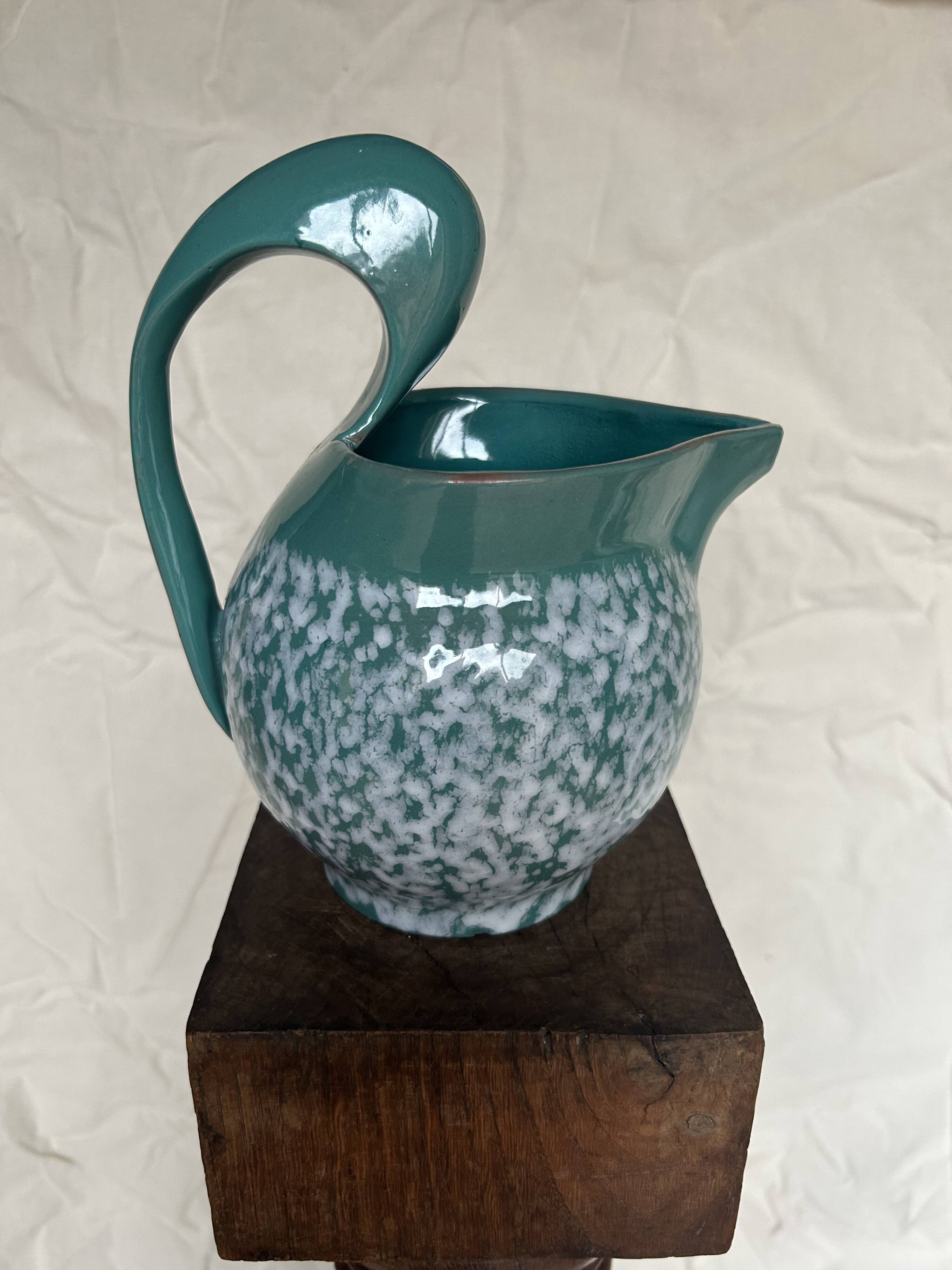 Free-form pitcher
