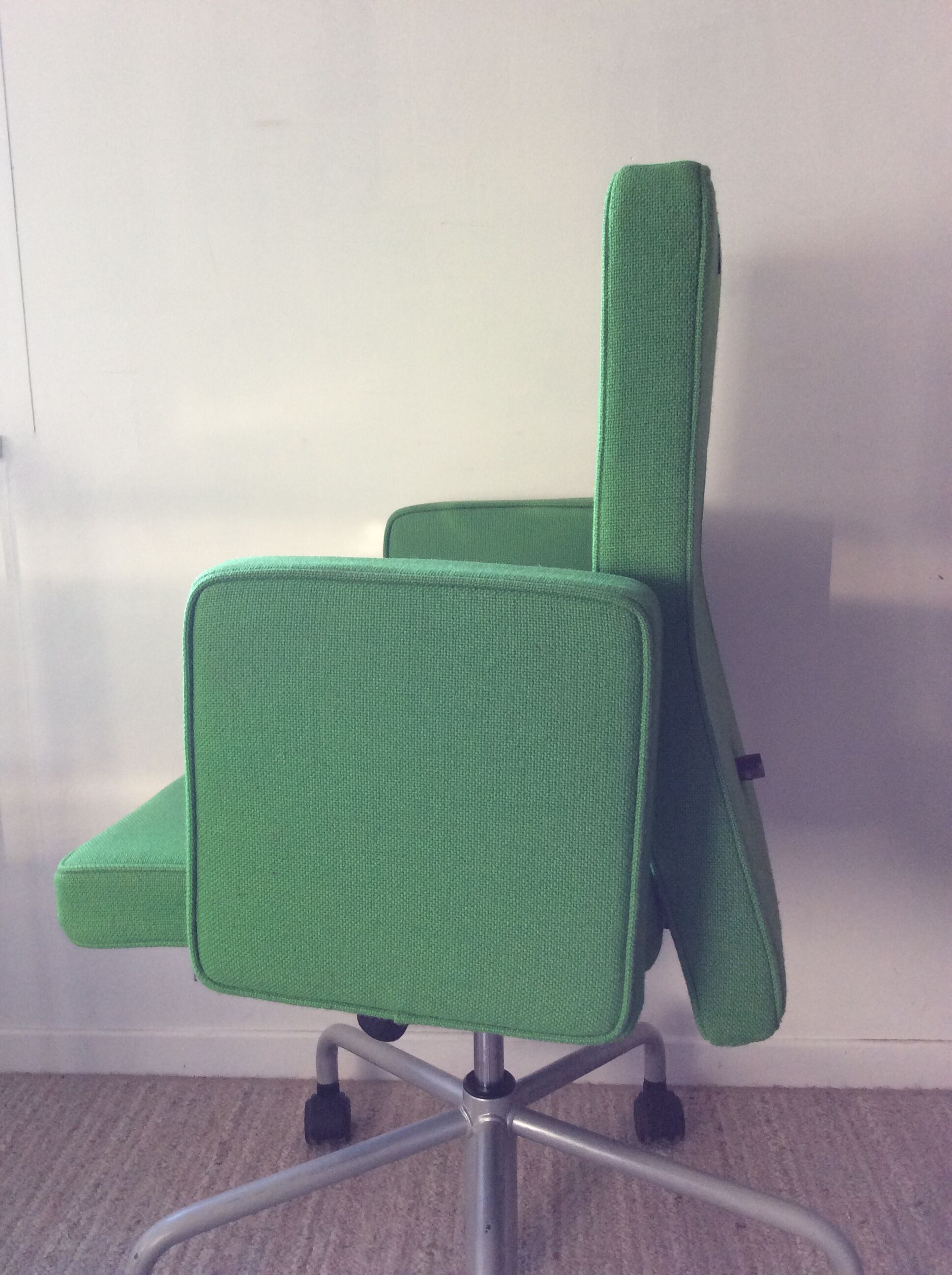 Pub&Club swivel office chair by Bulo