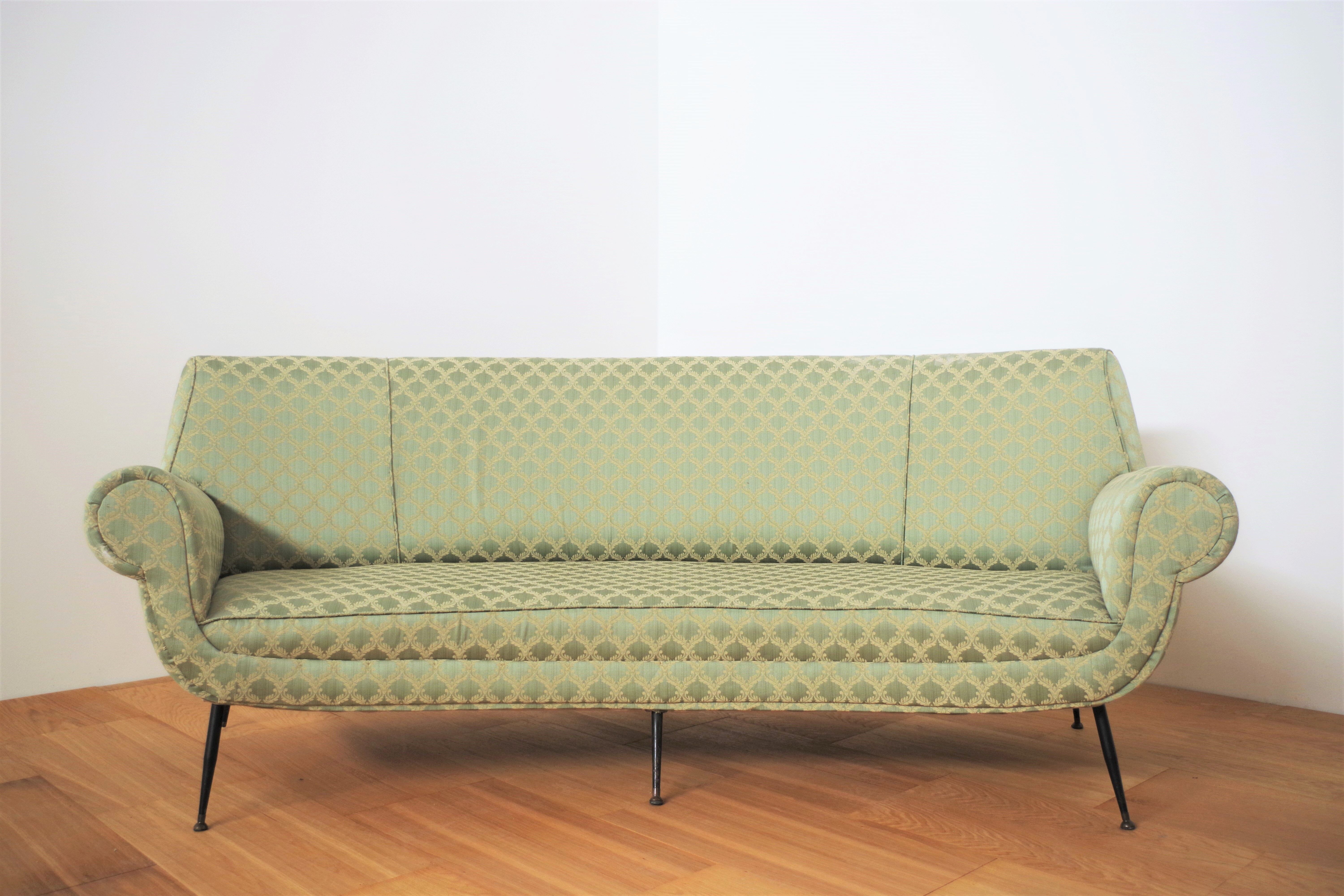 Curved silk sofa by Gigi Radice, 1950