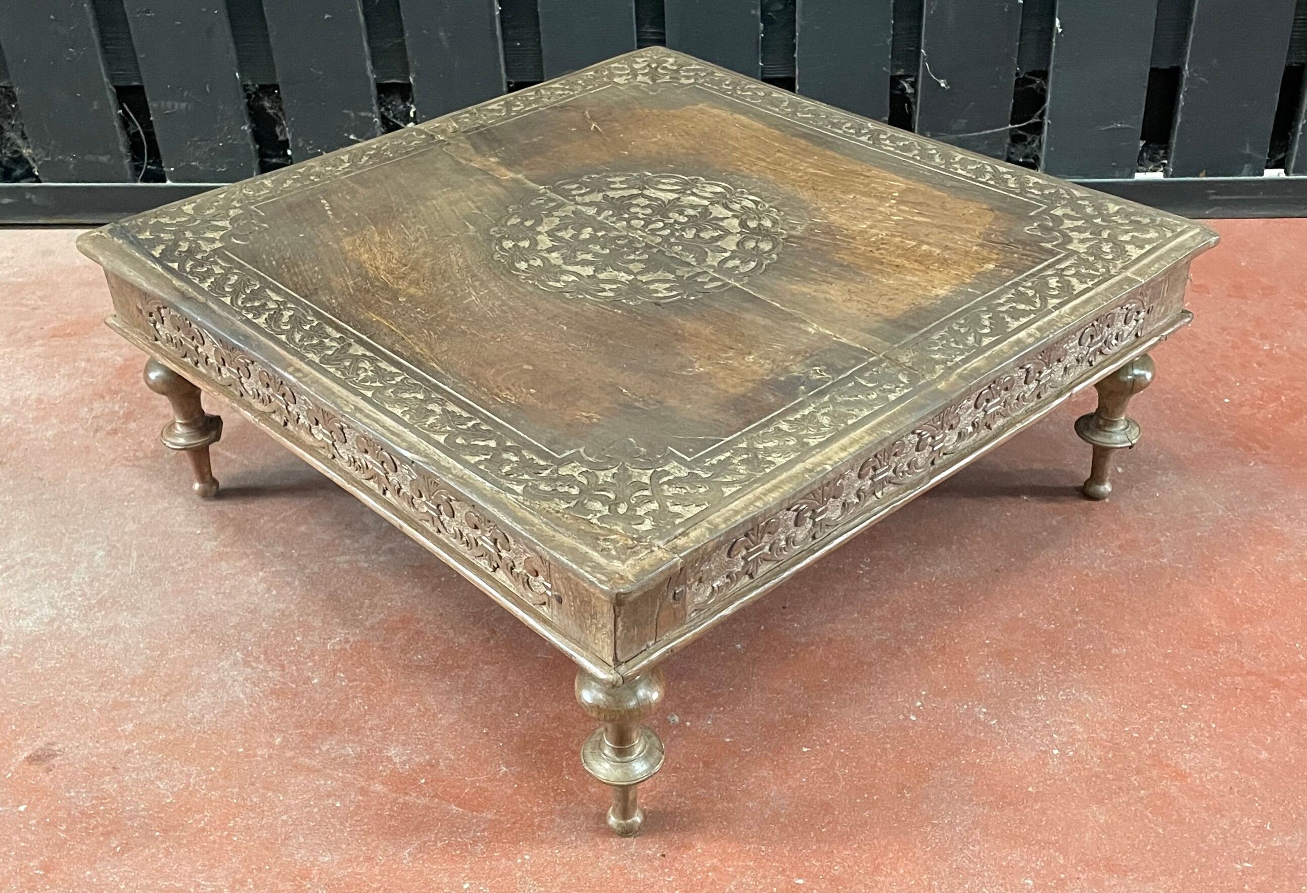 Ancient india square coffee table in solid teak wood decorated with a rosette