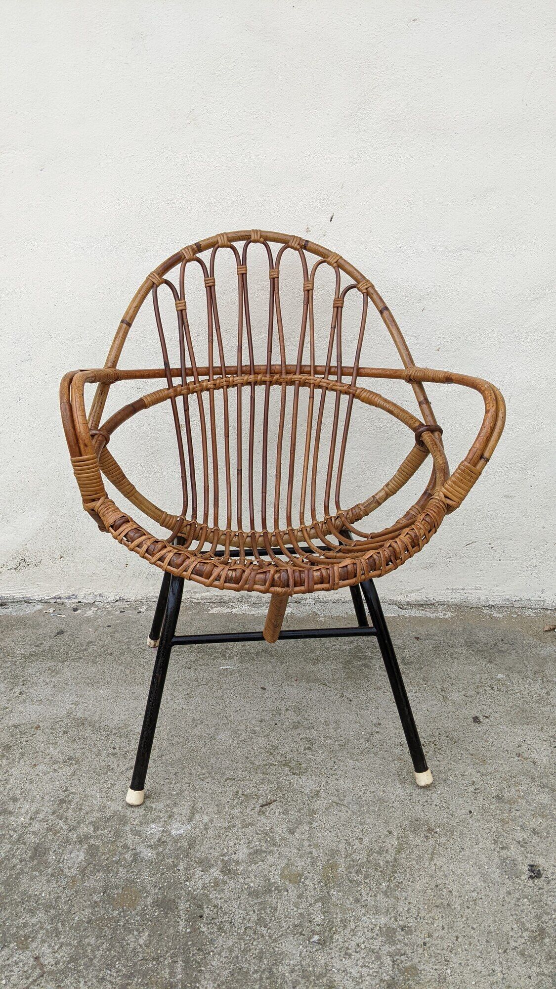 Fauteuil en rotin pietement métal modèle adulte
