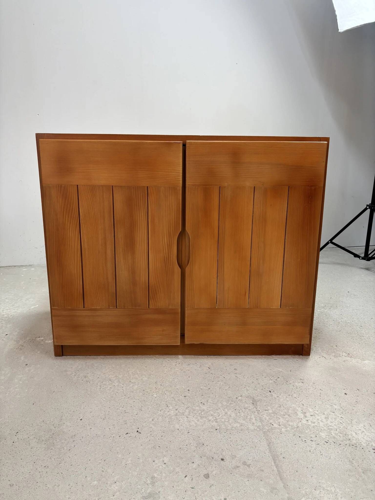 Two-door buffet in solid pine from the Regain house.