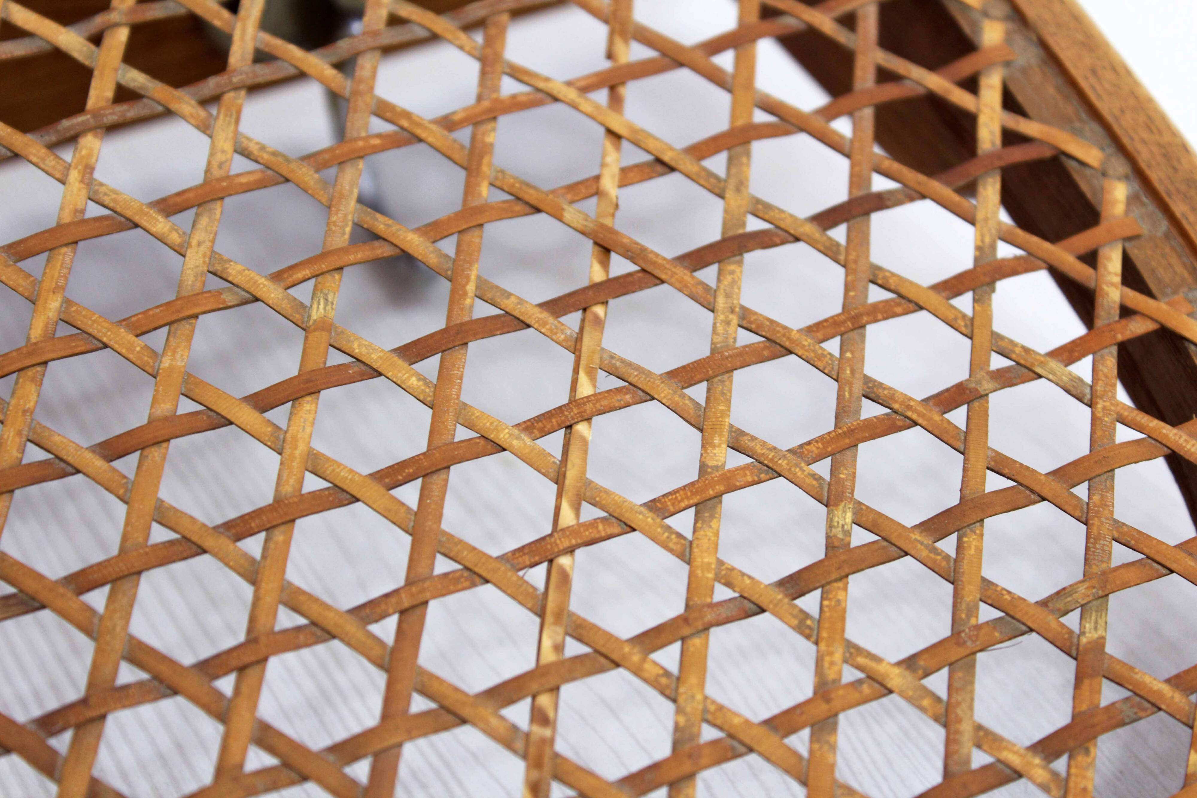 Wall coat rack with shelf