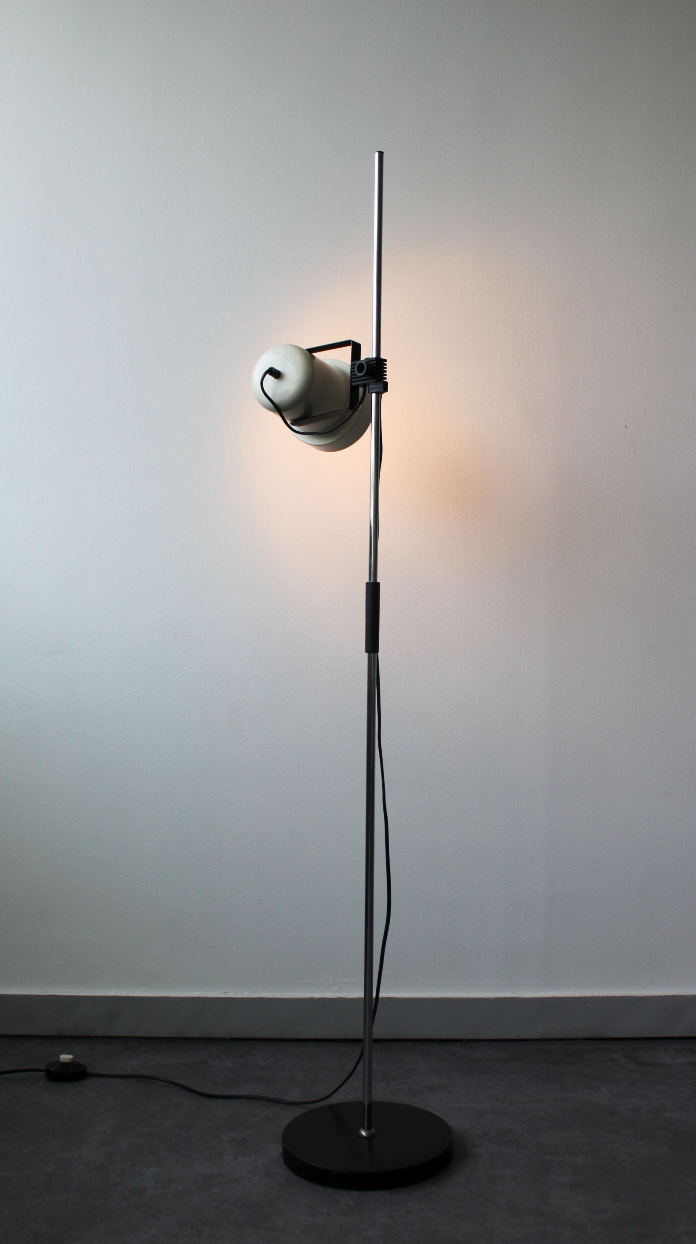 Vintage floor lamp, adjustable spot, 1970.