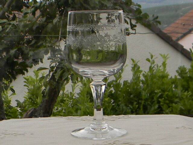 Set of 6 ARQUES crystal red wine glasses. Matignon model.