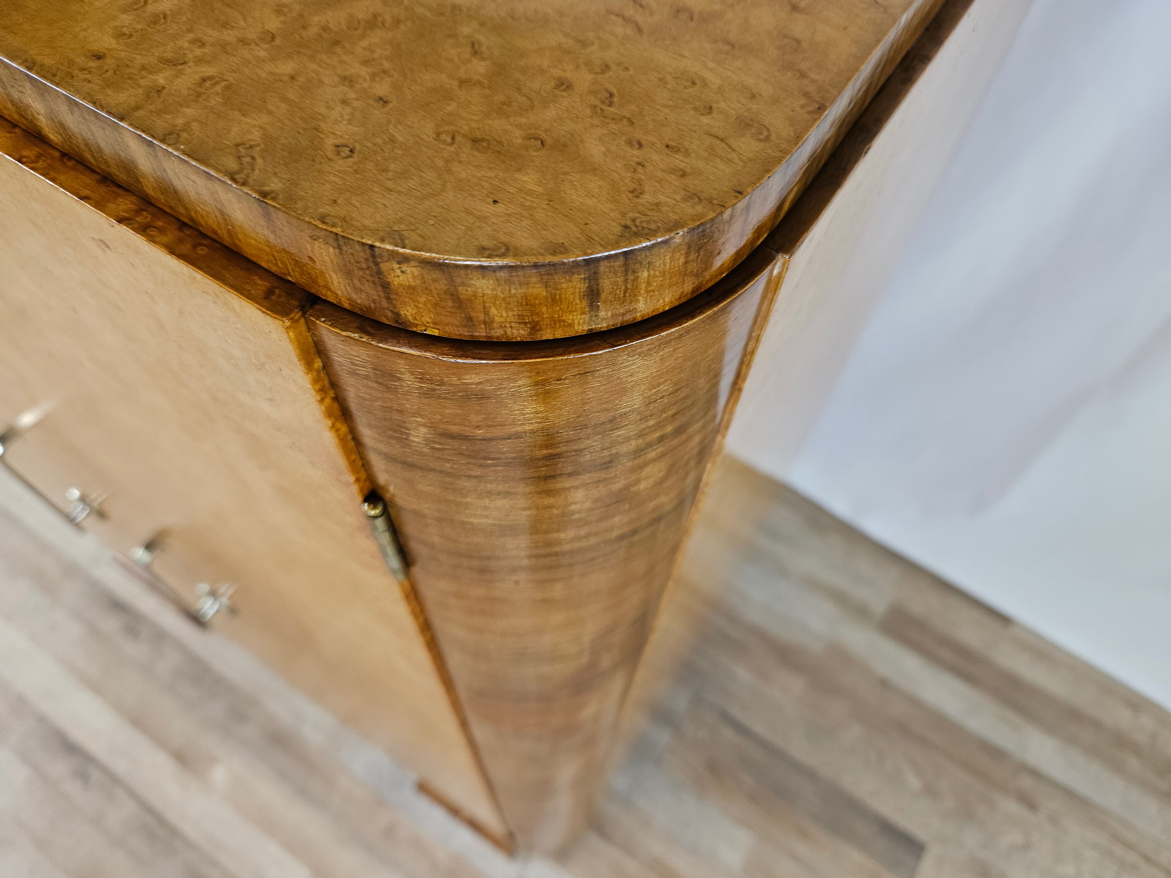 Art decò sideboard in thuja and walnut