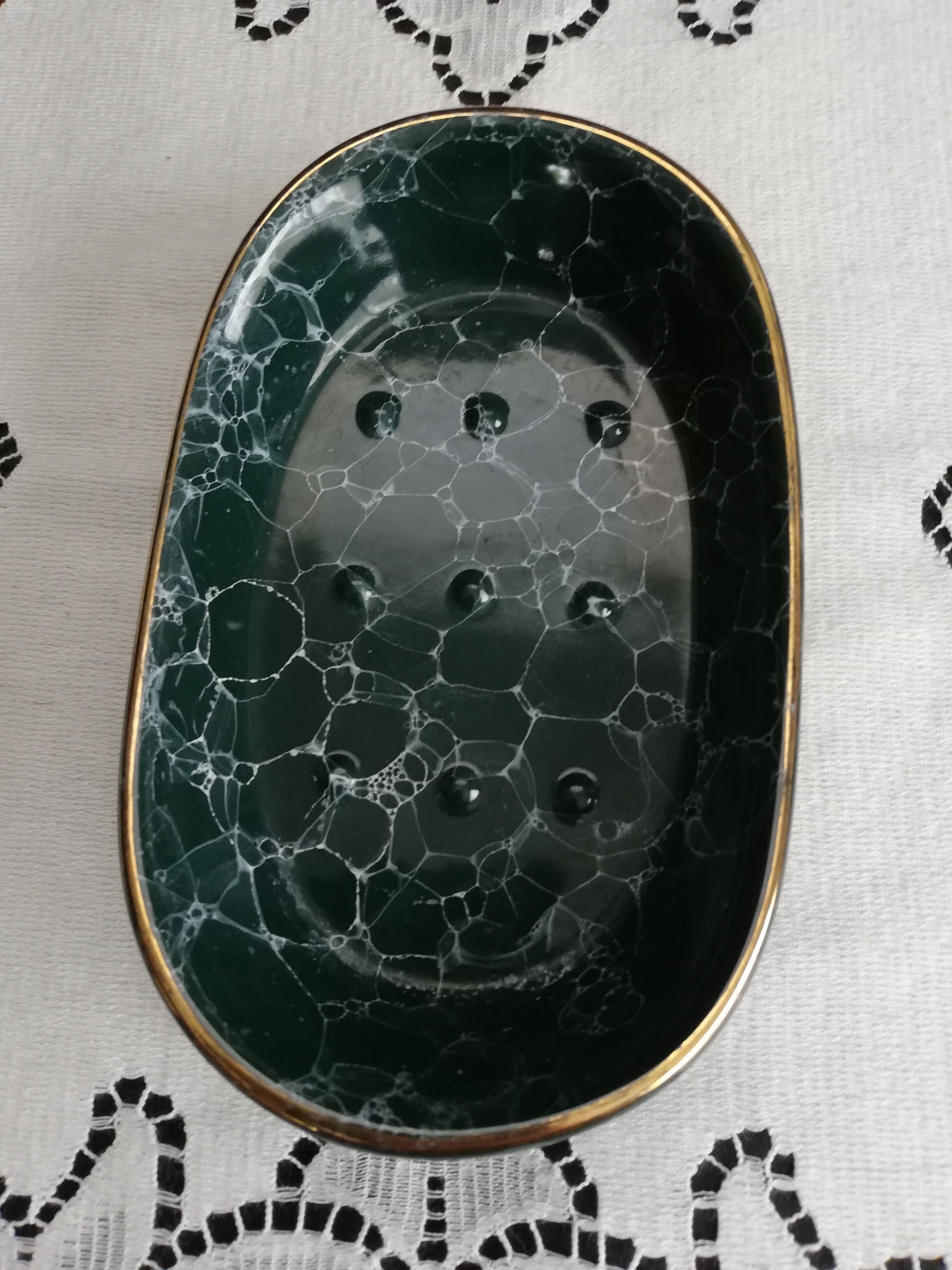 Marbled ceramic soap holder