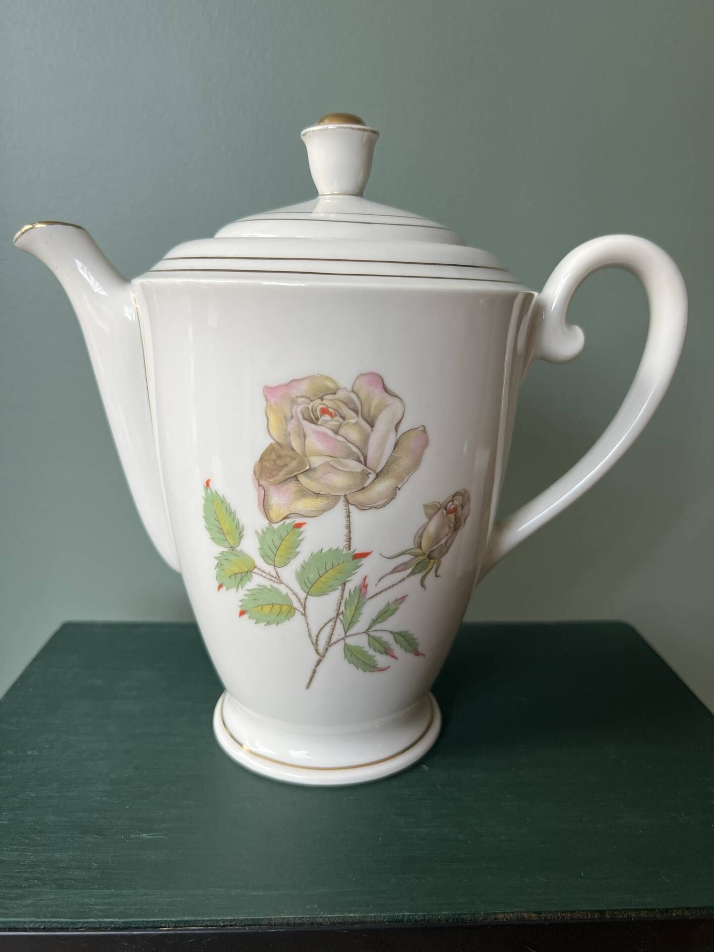 Old coffee pot / jug in Limoges porcelain – Rose decoration and