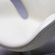 Arne Jacobsen – Swan Chair 50th Anniversary, champagne, limited edition, 2008