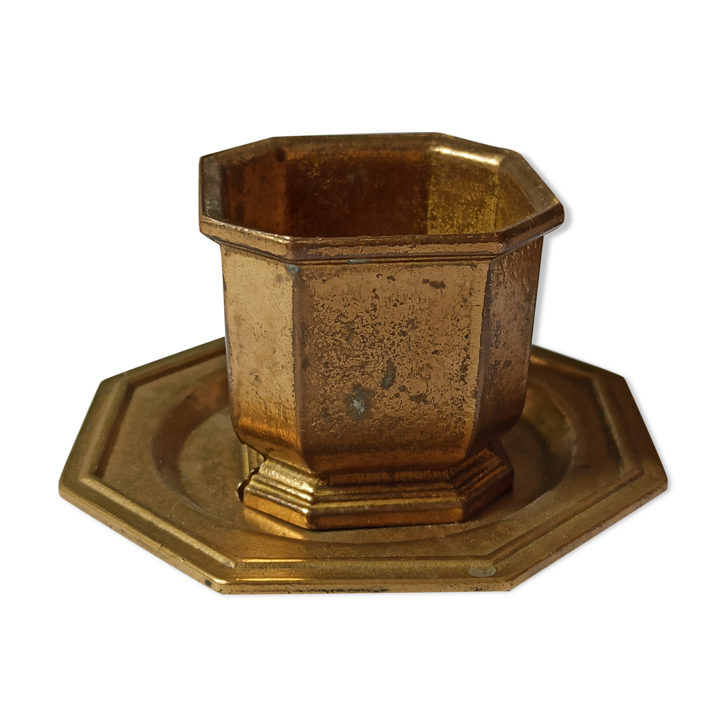 Varnished brass pot on saucer from the 80s