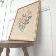 Illustration bouquet fleurs cadre bois doré