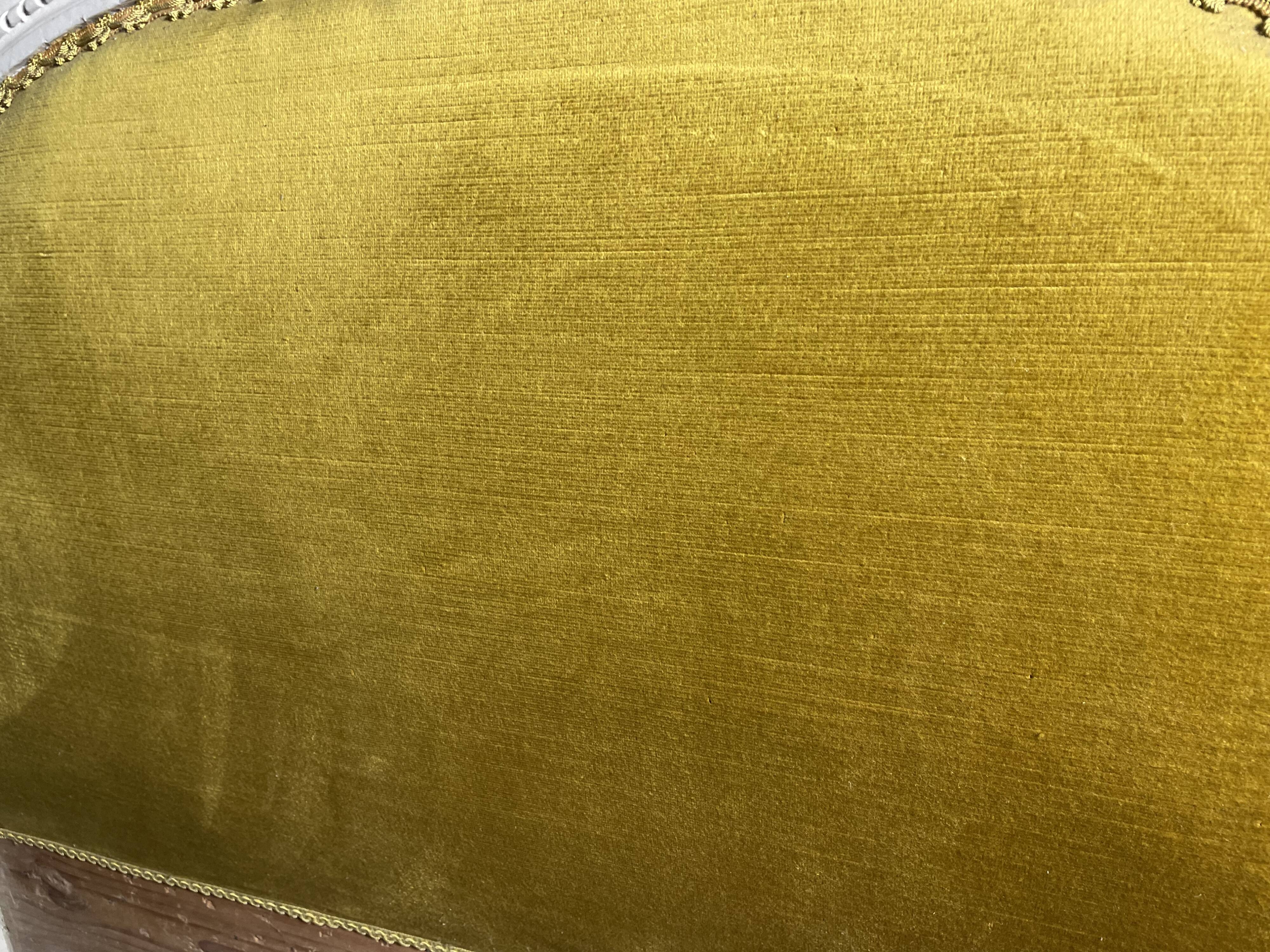 Lit capitonné de style Louis  XVI 19eme